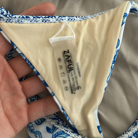 Bikini size S - Picture 4 of 4